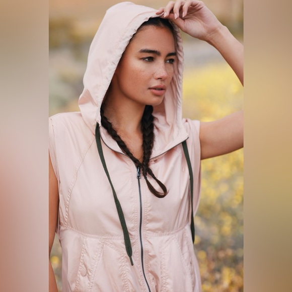 Anthropologie Daily Practice Glass Beach Zip Up Hoodie Vest Peach Size Medium - Picture 3 of 13